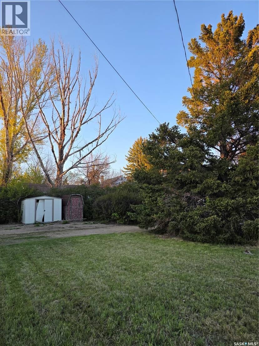 604 3rd AVENUE NW, Swift Current, photo 2