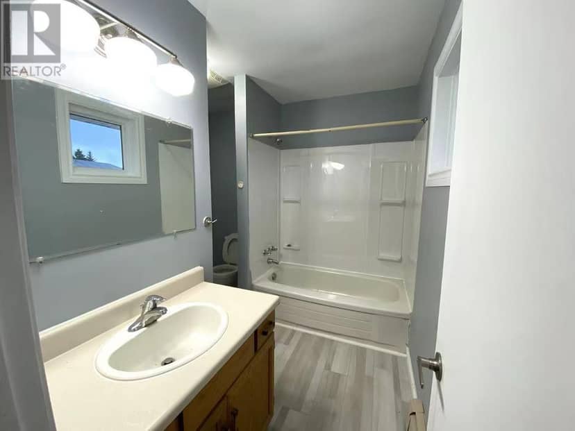 581-583 Queen Street — photo 12 of 20