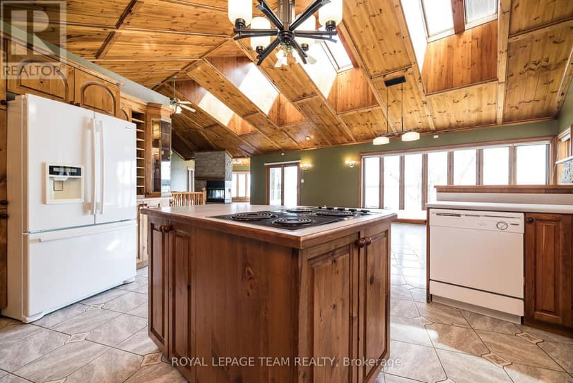 605 Big Rideau North Shore Road — photo 10 of 40