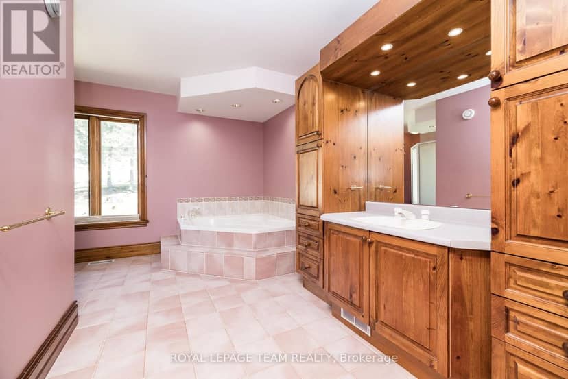 605 Big Rideau North Shore Road — photo 22 of 40