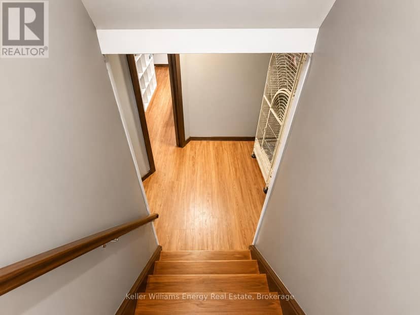 245 Smart Crescent — photo 17 of 32