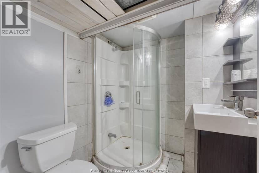 41 Giles BOULEVARD — photo 7 of 13