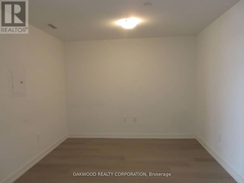 512 - 859 The Queensway — photo 9 of 10