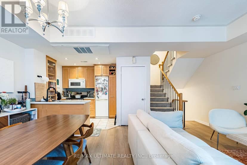 14 - 11 Niagara Street — photo 15 of 40