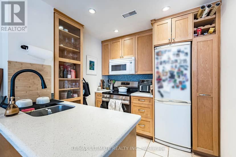 14 - 11 Niagara Street — photo 21 of 40