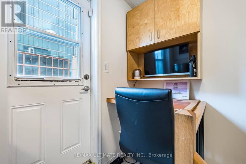14 - 11 Niagara Street — photo 29 of 40