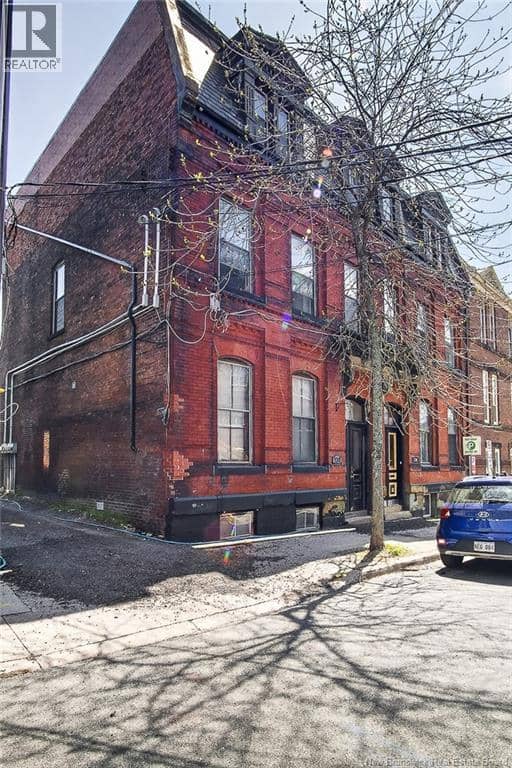 136 Charlotte Street — photo 1 of 40