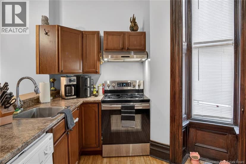 136 Charlotte Street — photo 20 of 40