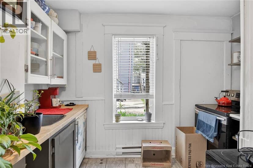 136 Charlotte Street — photo 30 of 40