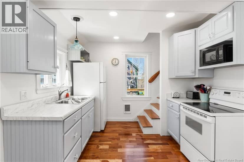 19 North Road — photo 10 of 40