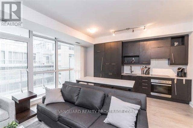 513 - 199 Richmond Street W — photo 14 of 20
