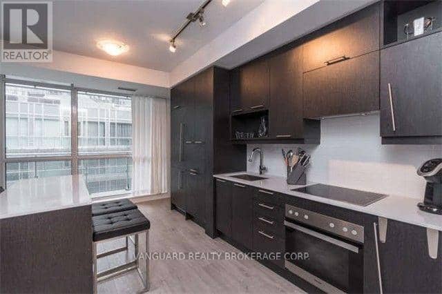 513 - 199 Richmond Street W — photo 7 of 20