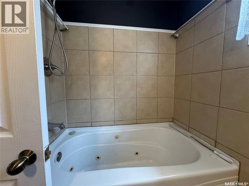 646 Retallack STREET — photo 13 of 25