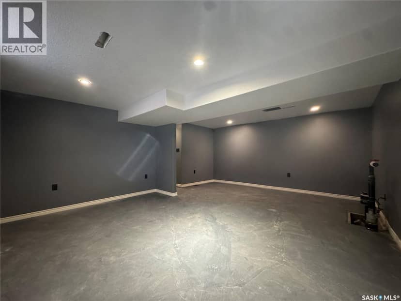 646 Retallack STREET — photo 15 of 25