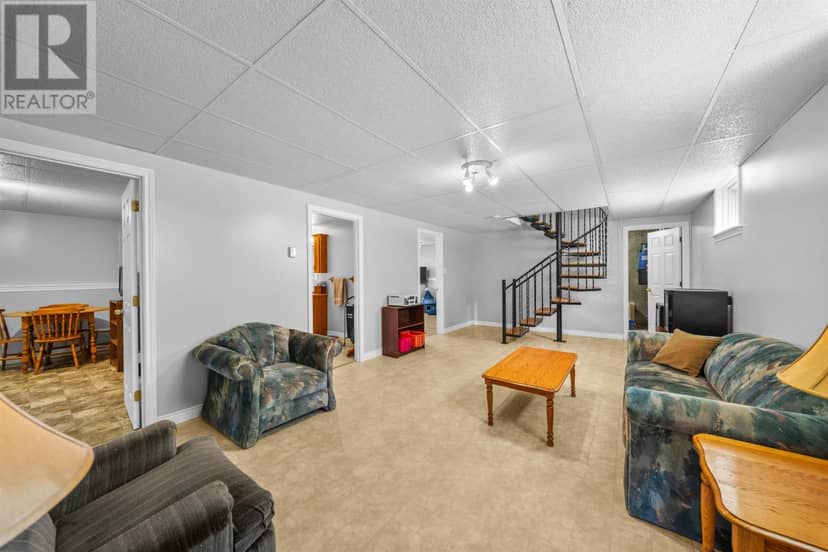 284 Old Martin Road — photo 35 of 40