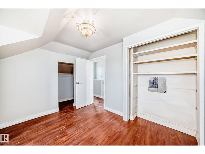5013-5015 49 AV — photo 14 of 31