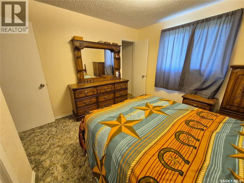 10 Yandeau CRESCENT — photo 18 of 40