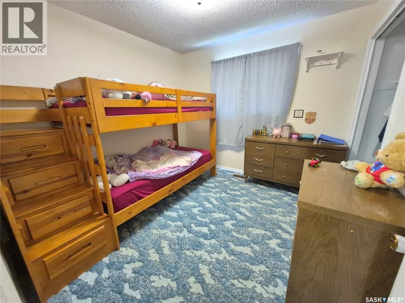 10 Yandeau CRESCENT — photo 11 of 40