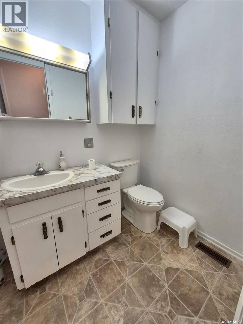 10 Yandeau CRESCENT — photo 14 of 40