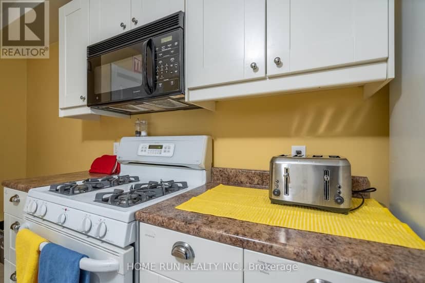 431 Gilmour Street — photo 13 of 40
