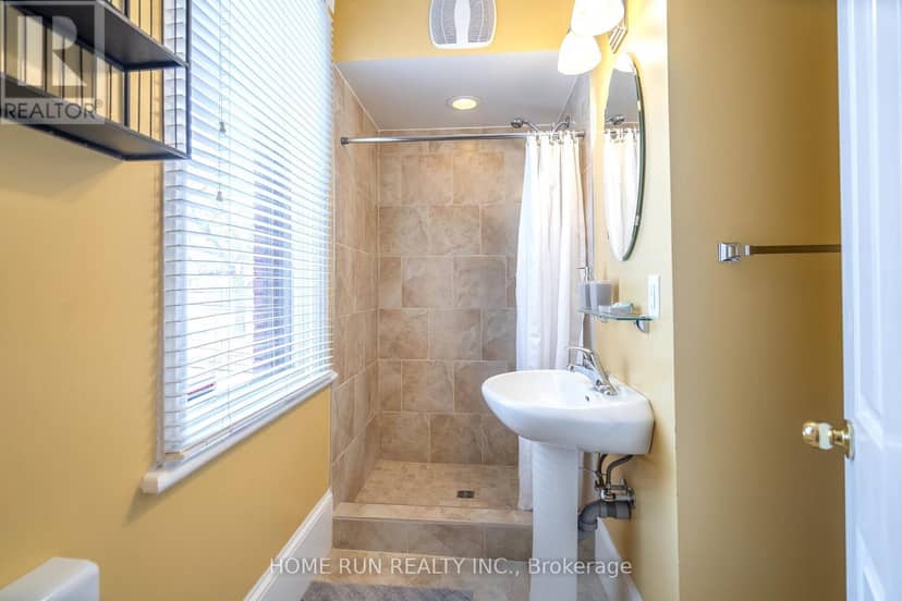 431 Gilmour Street — photo 29 of 40