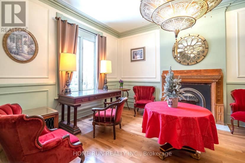 431 Gilmour Street — photo 4 of 40