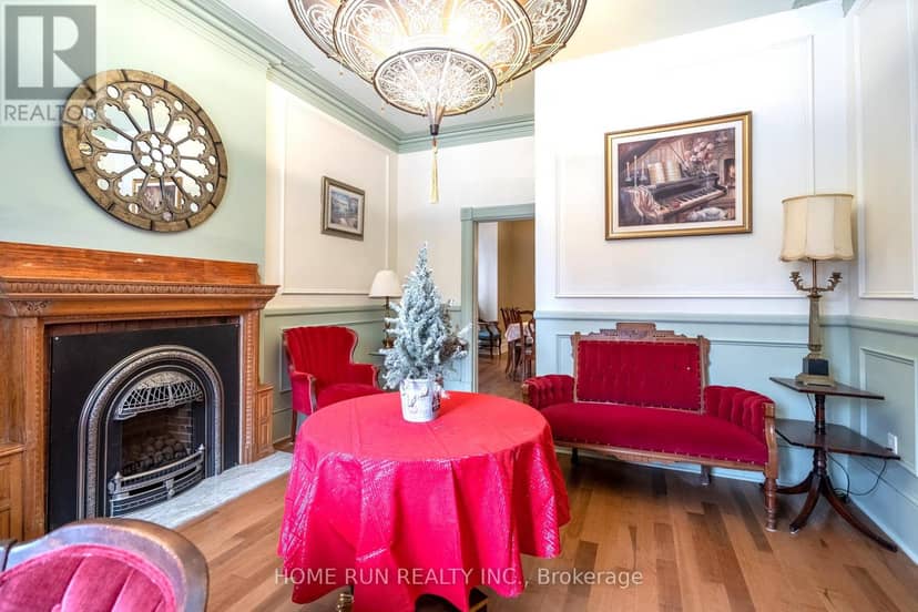 431 Gilmour Street — photo 7 of 40