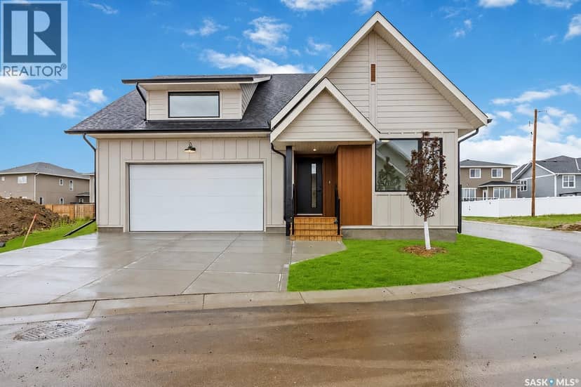 29 105 Hathway CRESCENT — photo 1 of 37