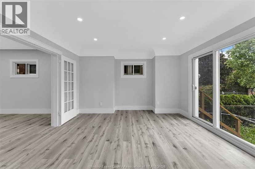 1525 Dougall — photo 10 of 39