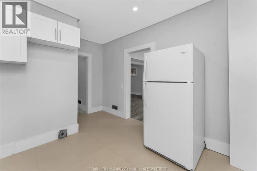 1525 Dougall — photo 14 of 39