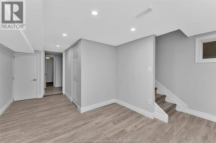 1525 Dougall — photo 30 of 39