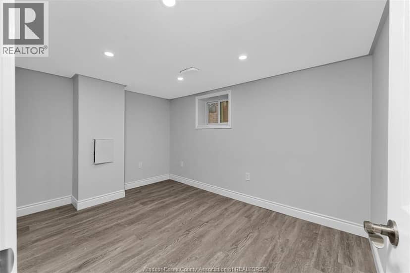 1525 Dougall — photo 31 of 39