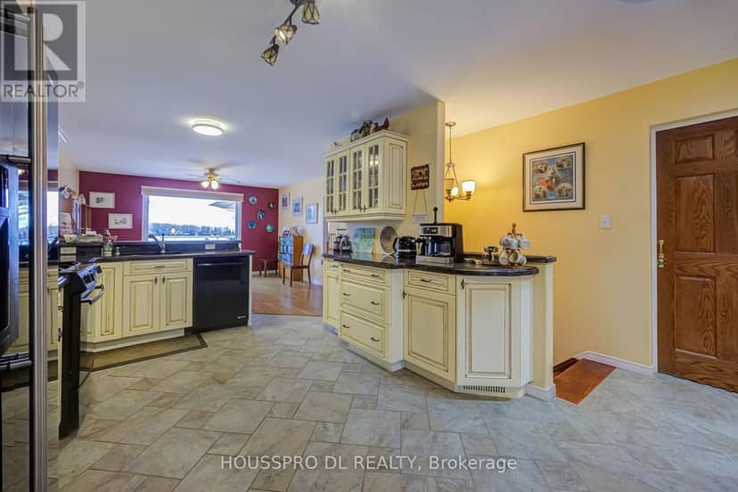 2683 Lakeshore Road E — photo 9 of 40