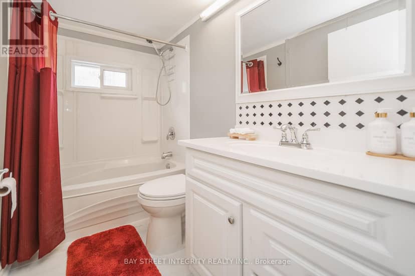 74 De La Salle Boulevard — photo 4 of 40