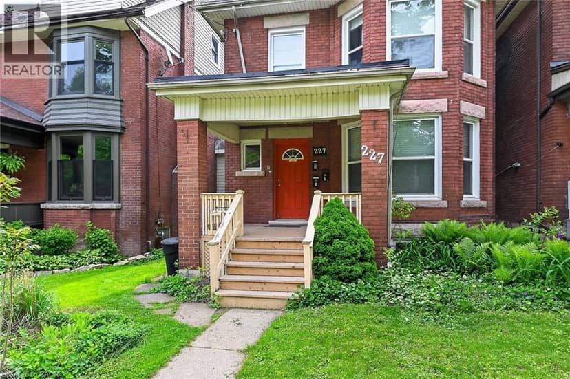 227 SHERMAN Avenue S — photo 3 of 40