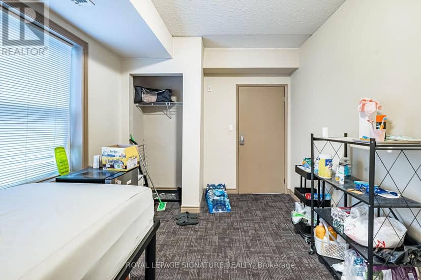 401 - 251 Lester Street — photo 33 of 40