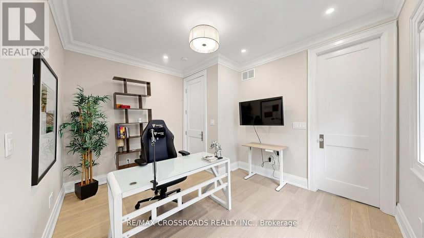 1427 Rosebank Road — photo 33 of 40