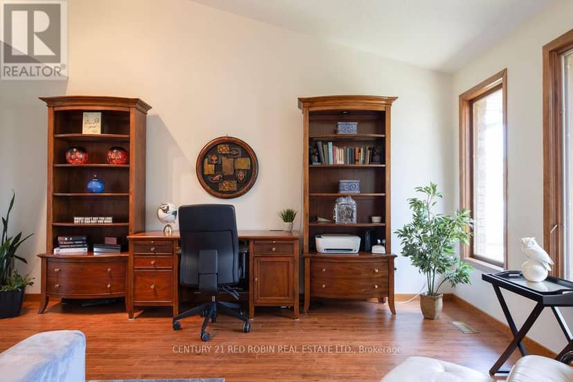 110 Roe Street — photo 14 of 40