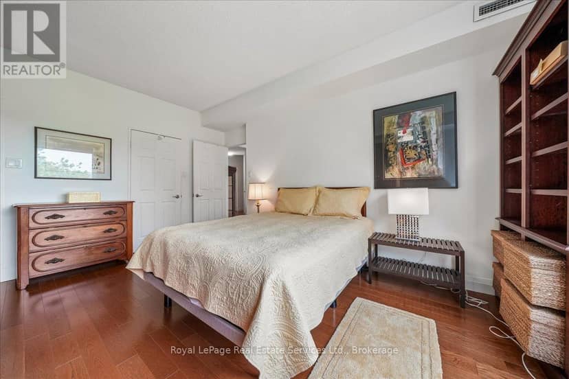 405 - 2511 Lakeshore Road W — photo 19 of 40