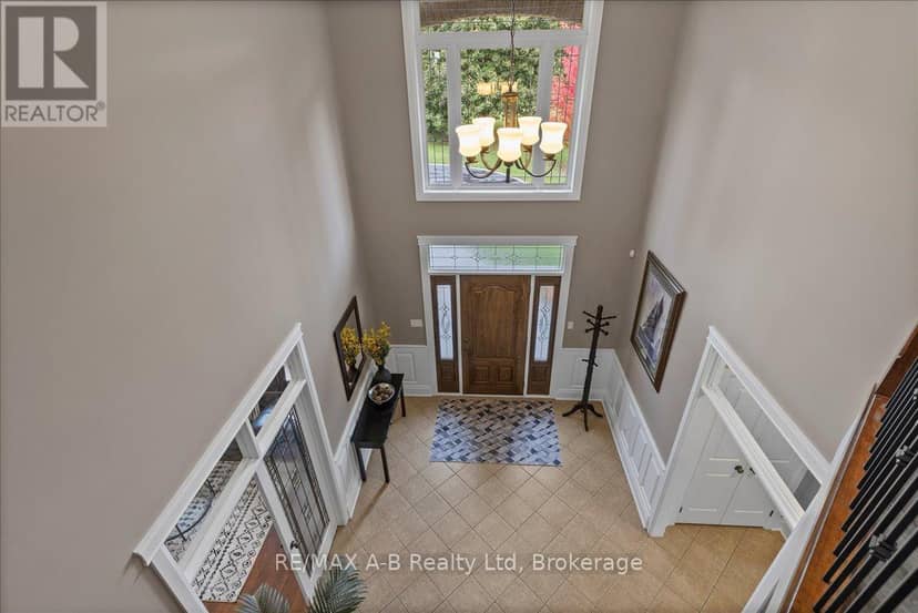 151 Huron Road — photo 9 of 40