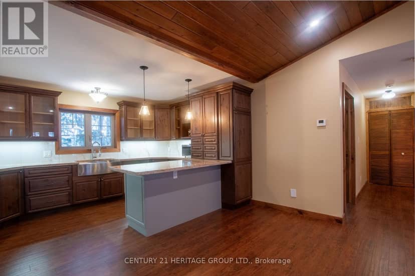35 Keefer Street — photo 11 of 29