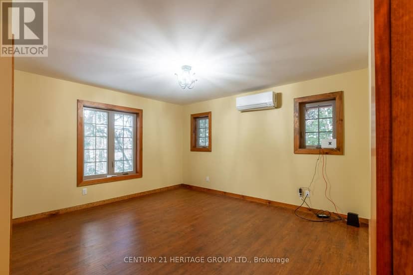 35 Keefer Street — photo 20 of 29