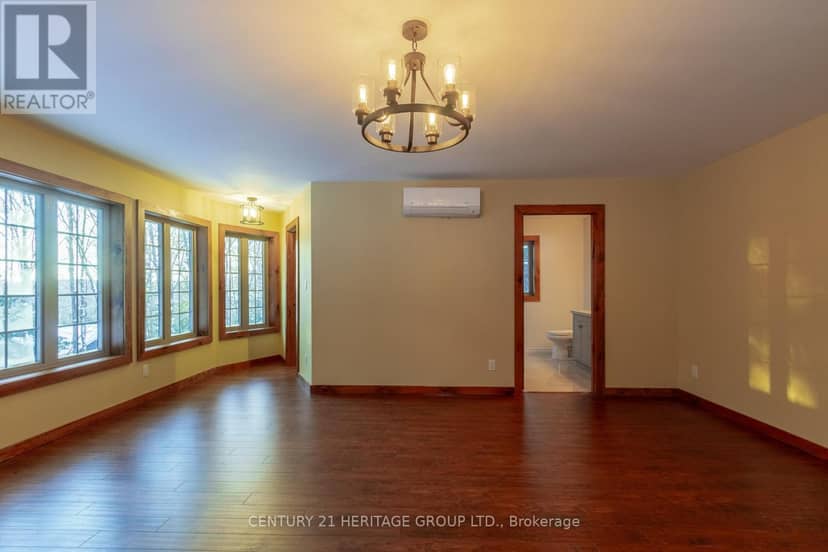 35 Keefer Street — photo 26 of 29