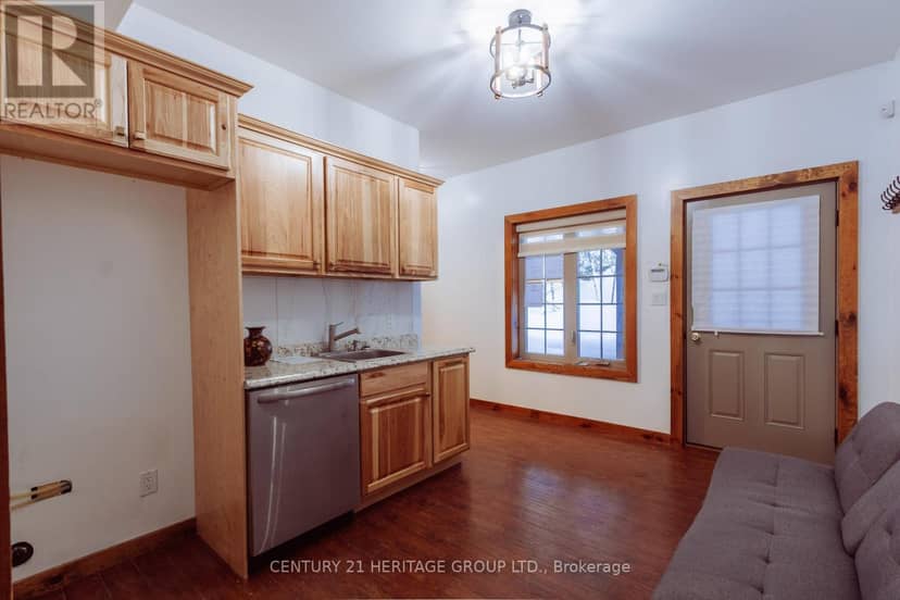 35 Keefer Street — photo 6 of 29