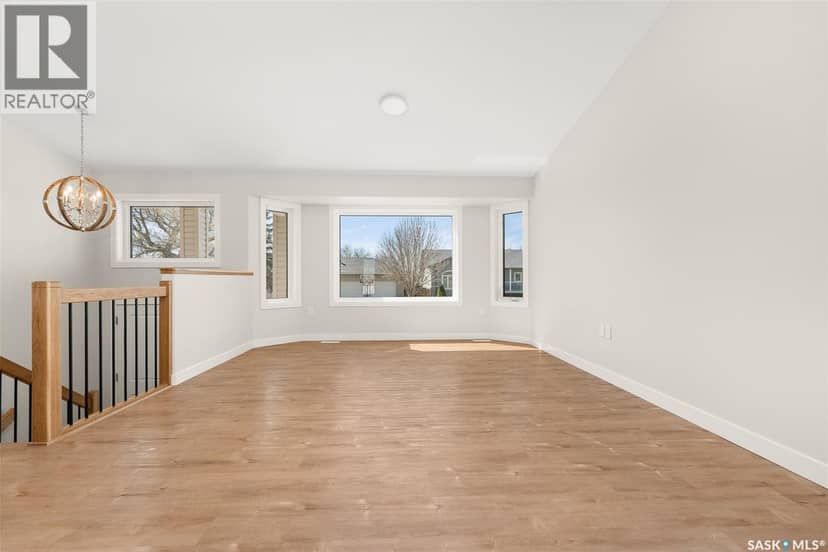 107 Valleyview DRIVE — photo 5 of 40
