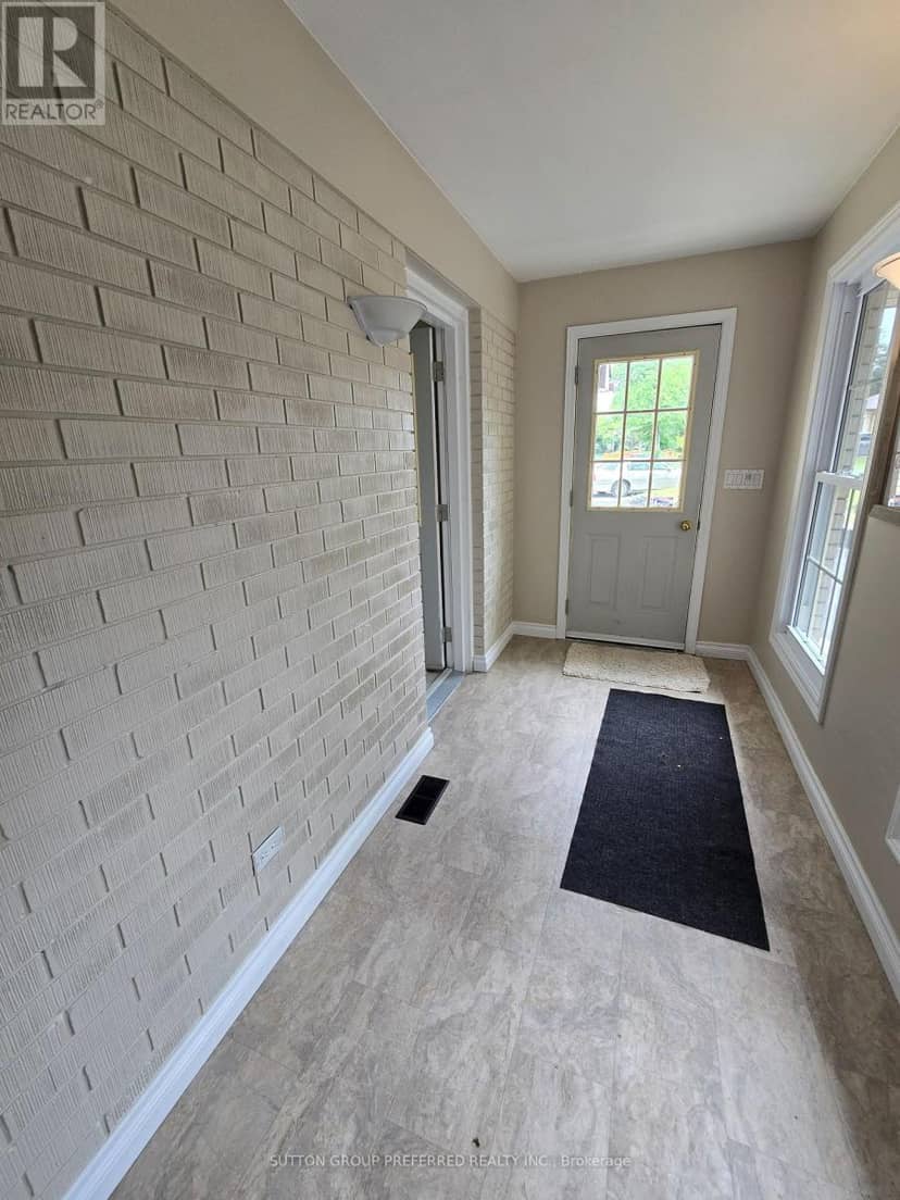 17 Agincourt Place — photo 2 of 36