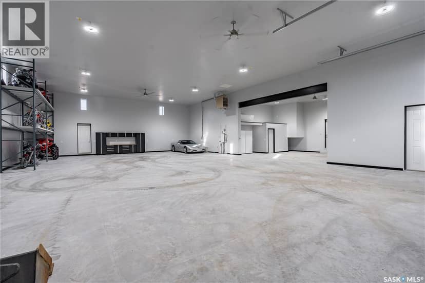 8 Loewen COURT — photo 12 of 33