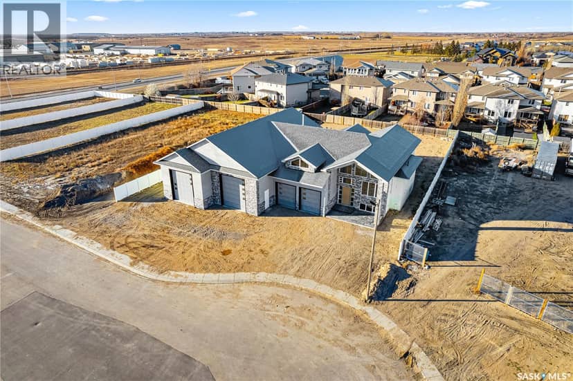 8 Loewen COURT — photo 9 of 33