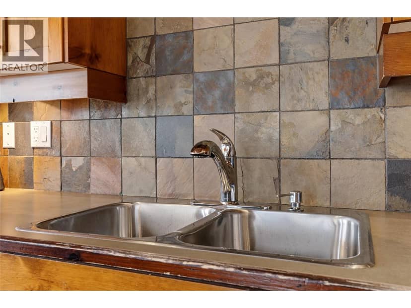 5940 Snow Pines Way Unit# 8, Big White, photo 8