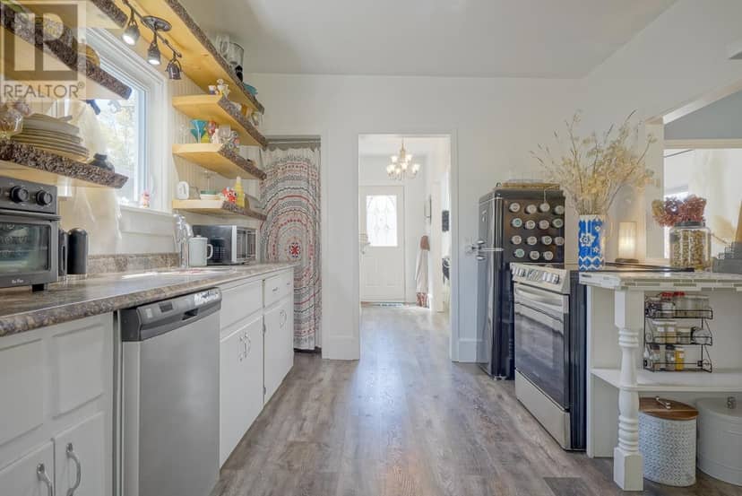 11 Locust Street — photo 17 of 37